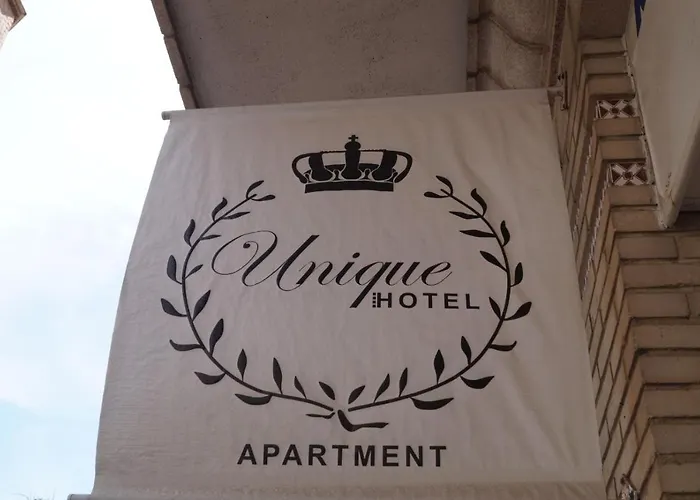 Aparthotel Unique