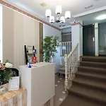 Ξενοδοχείο με διαμερίσματα Unique 3*